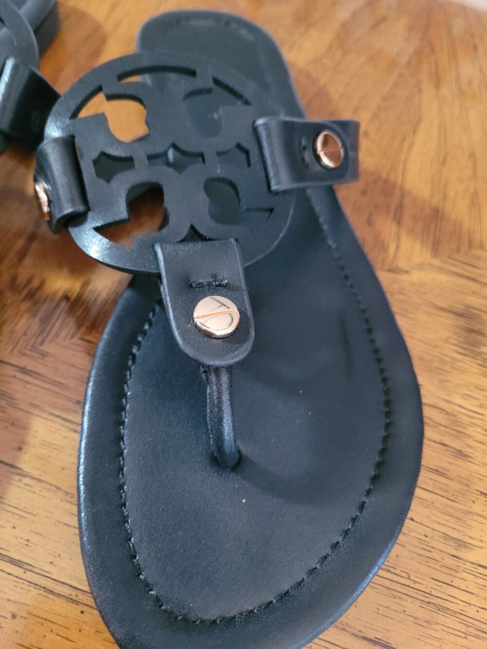 Tory Burch Thong Sandal size 40..9-9.5 - Picture 6 of 9